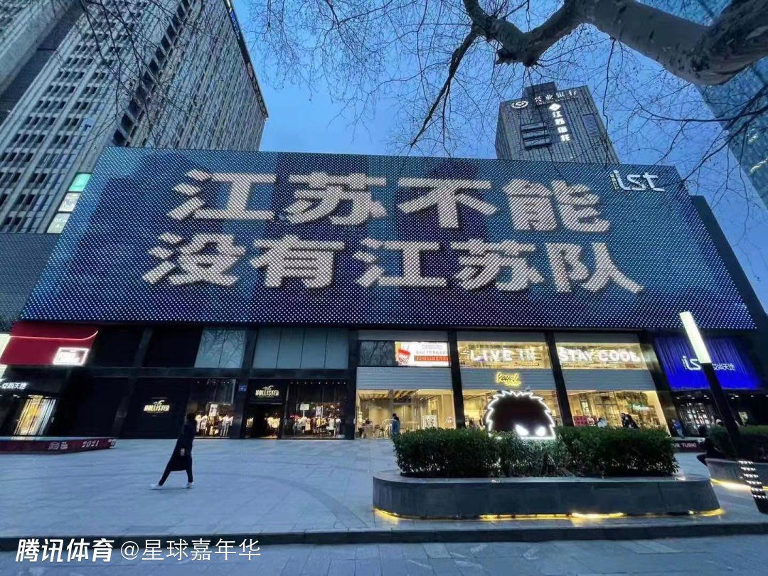 利物浦官网的一项民意调查显示，近1万利物浦球迷发表了看法，从30年来的30场候选比赛里，选出自己最喜欢的一场。